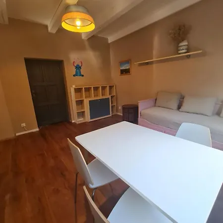 Apartment Guest In Private By Airport, Shared Bath, Non-smoking, Contactless Check-in, No Staff, Quiet Stay, Short *
