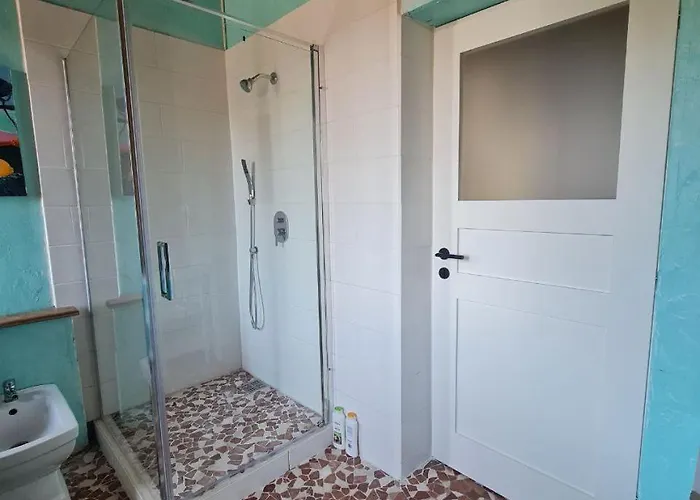 Apartment Guest In Private By Airport, Shared Bath, Non-smoking, Contactless Check-in, No Staff, Quiet Stay, Short *