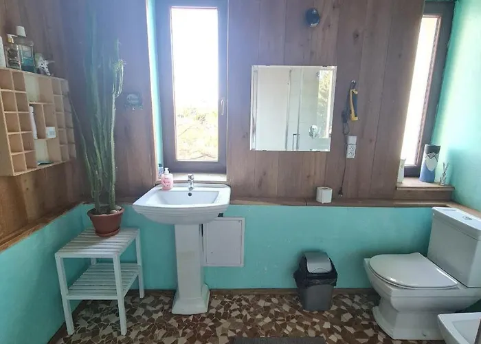 Apartment Guest In Private By Airport, Shared Bath, Non-smoking, Contactless Check-in, No Staff, Quiet Stay, Short *